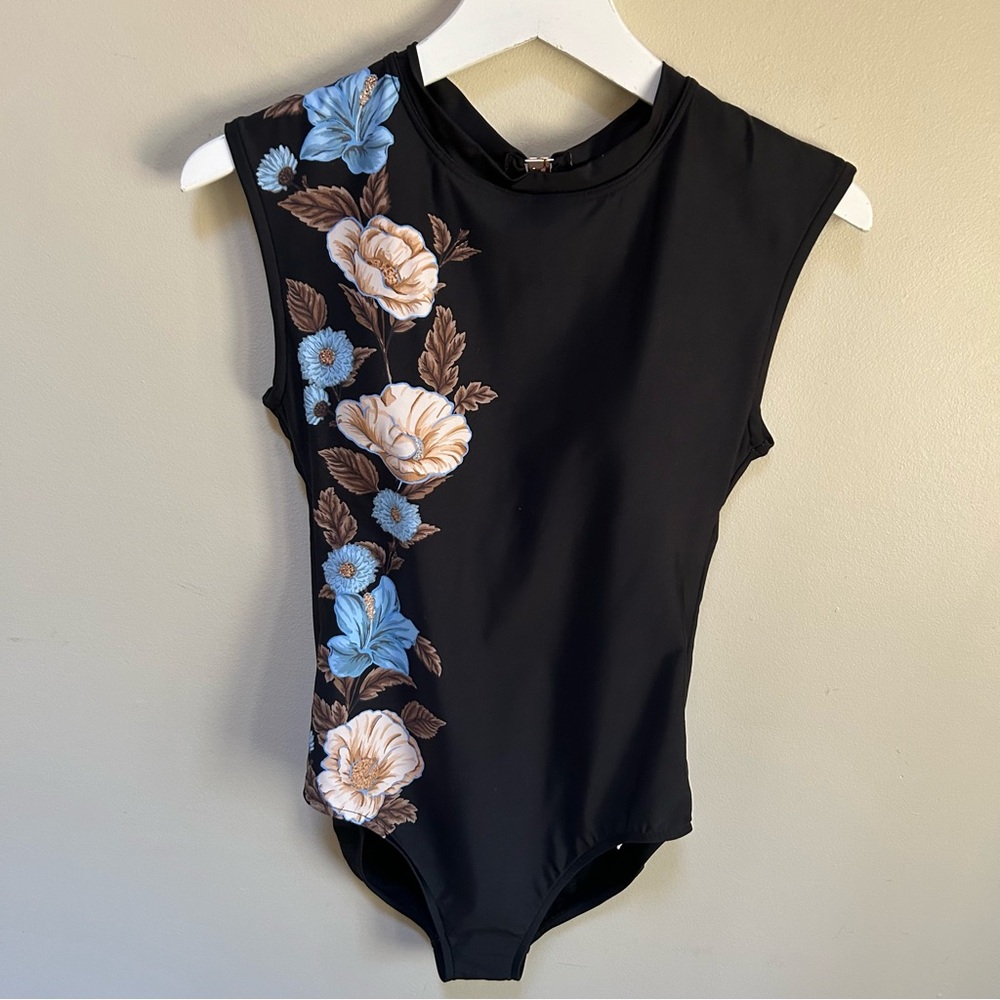 Seafolly NEW Black Garden Party Cap-Sleeve One Piece Swimsuit in size 💙🤍🖤💙🌊🌊🌊 - Picture 4 of 13